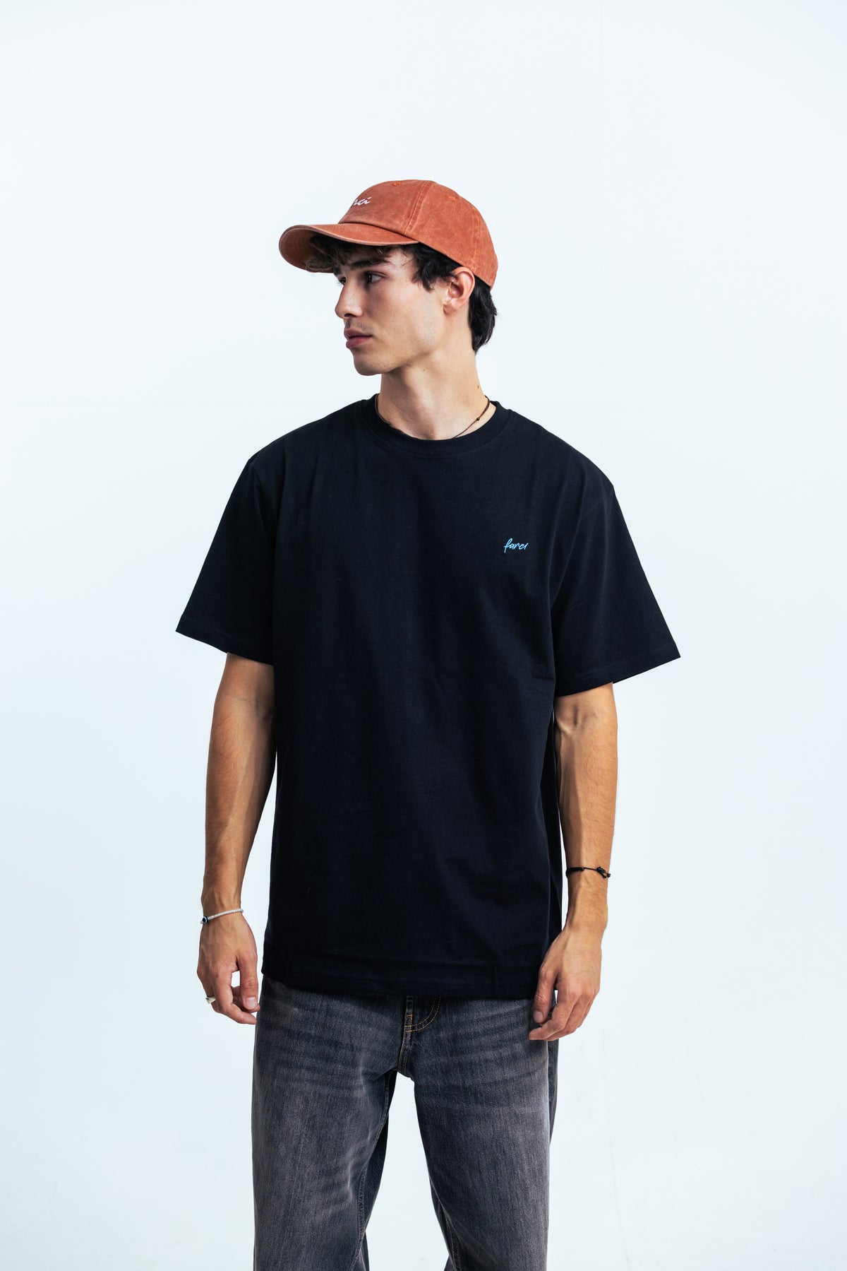 TEE PIPE BLACK
