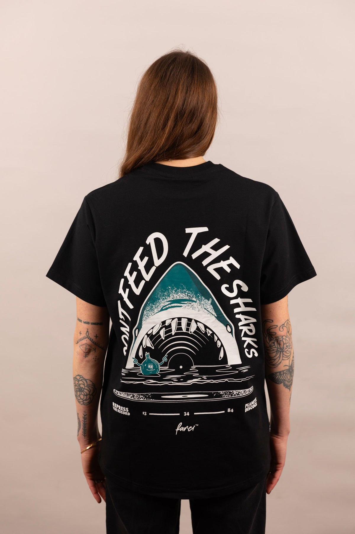 TEE SHARK BLACK