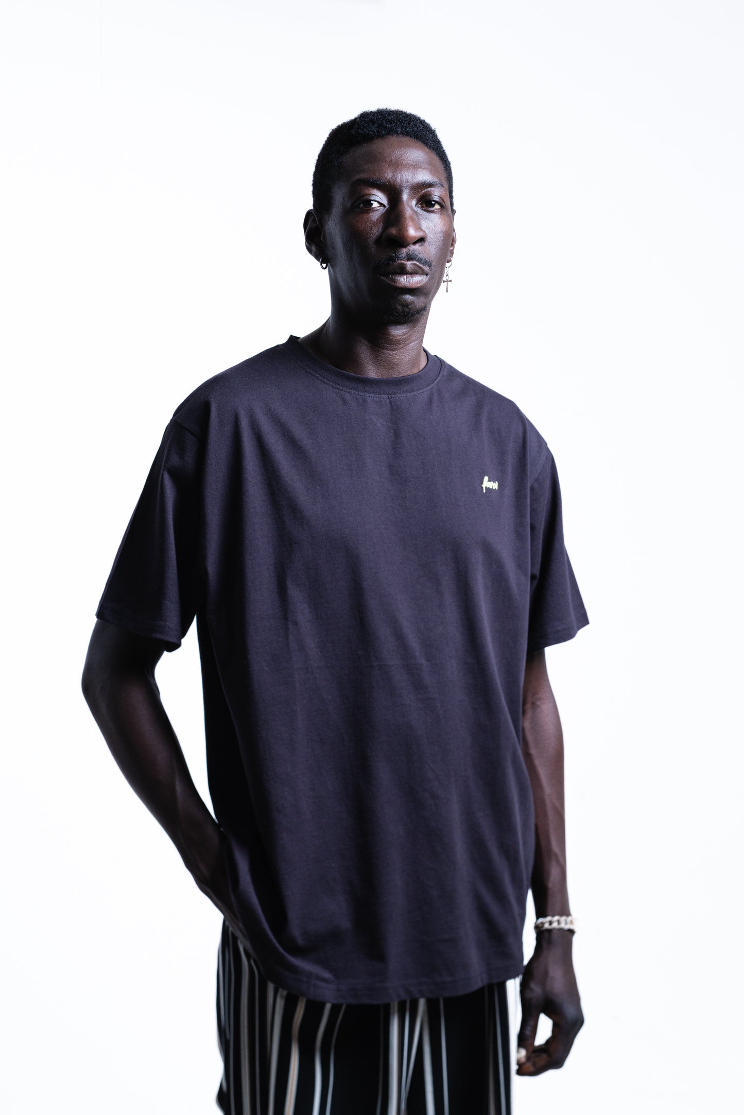 TEE PIÑA BLACK