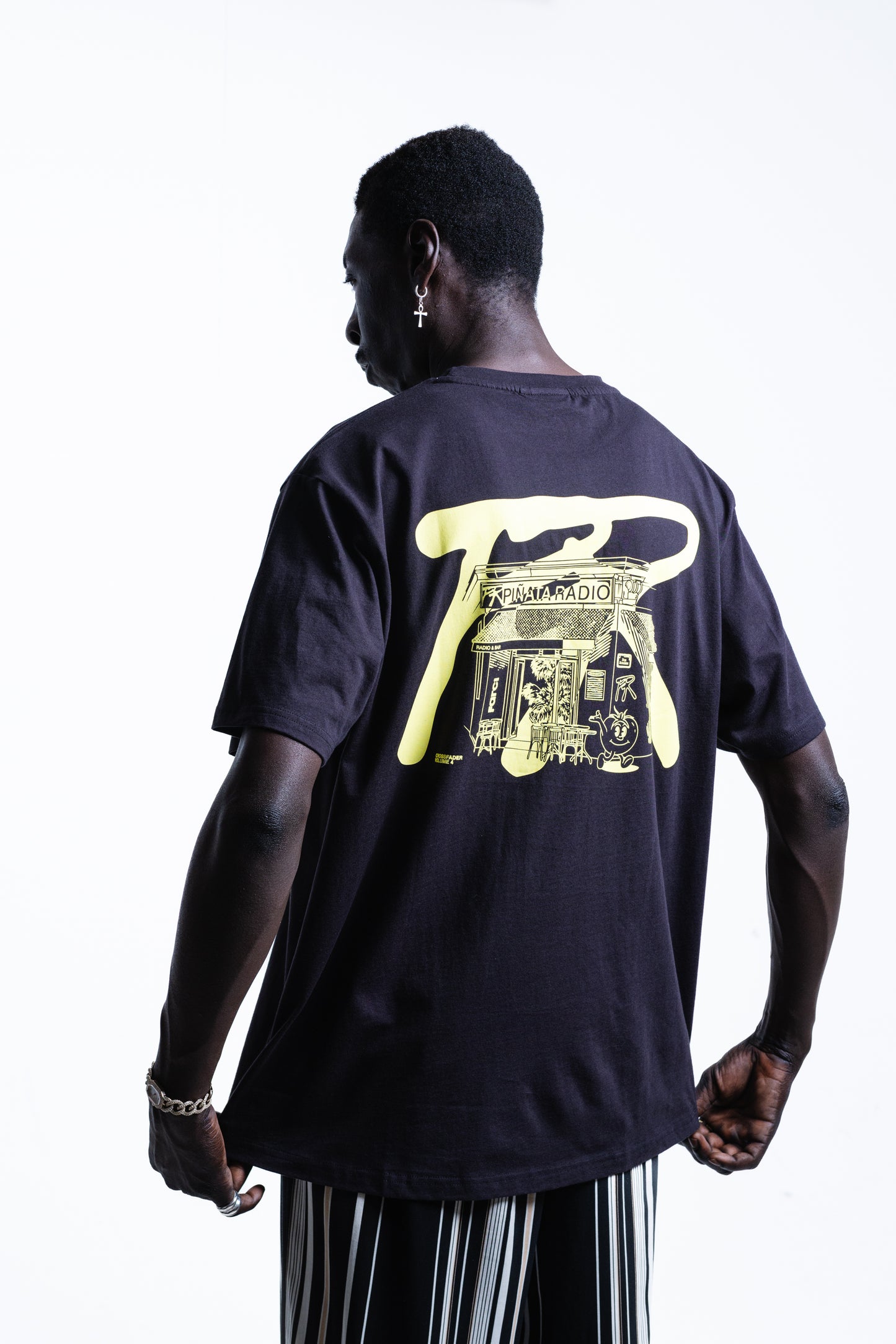 TEE PIÑA BLACK