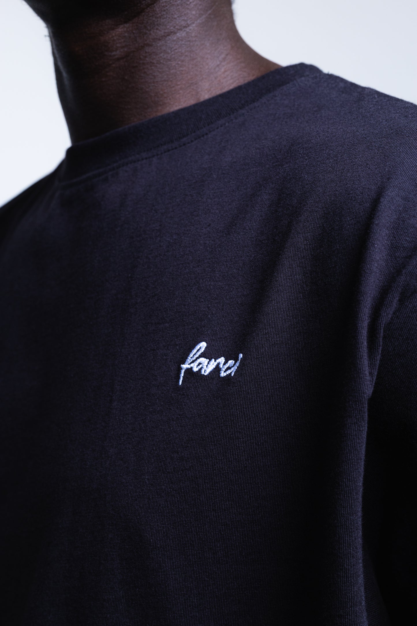 TEE HALF BLACK