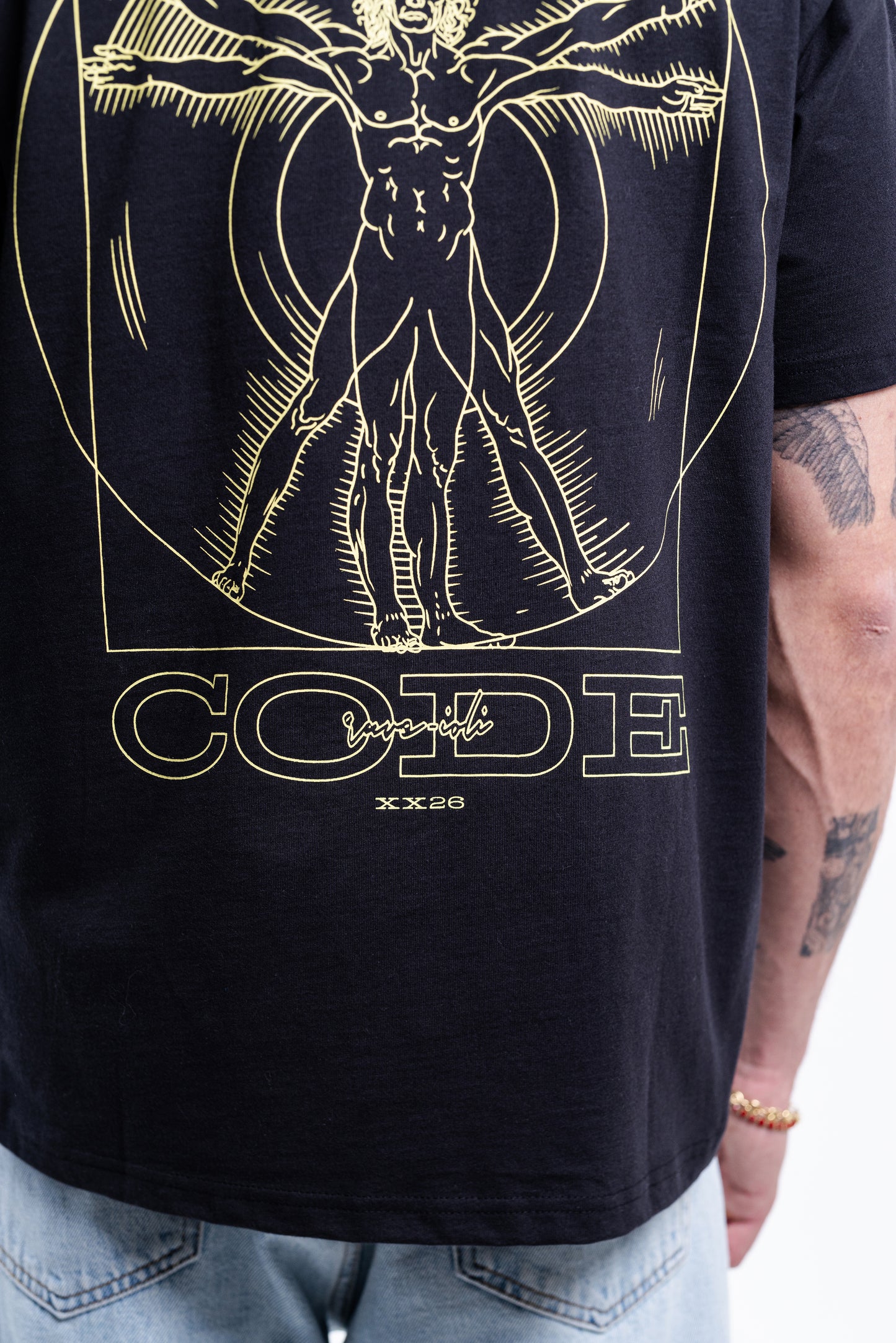 TEE CODE BLACK